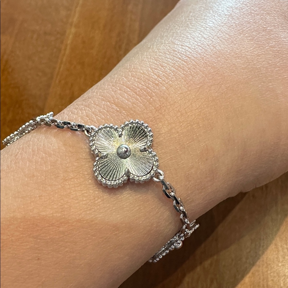 Clover Motif Bracelet